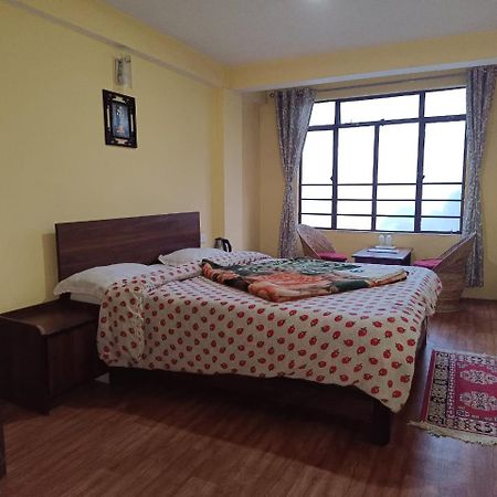 Hotel Himalaya Residency Kanchenjunga View Дарджилинг Экстерьер фото