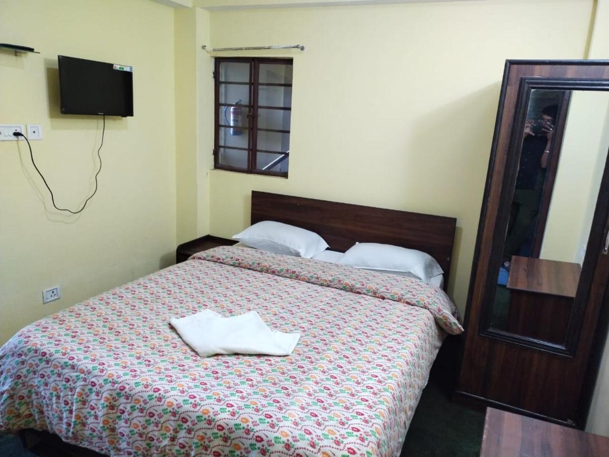 Hotel Himalaya Residency Kanchenjunga View Дарджилинг Экстерьер фото